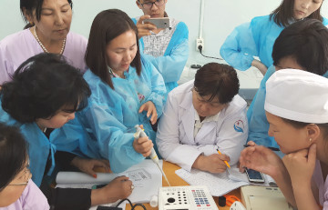 Equipment and user training in the hospital laboratory Dzuun Mod, Mongolia